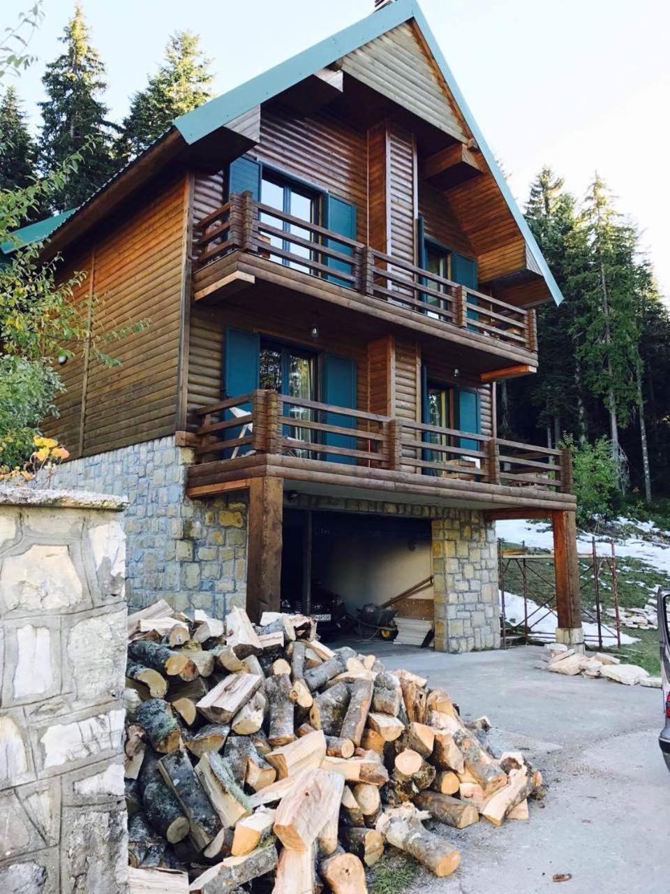 Vila Dragana Zabljak  Luaran gambar